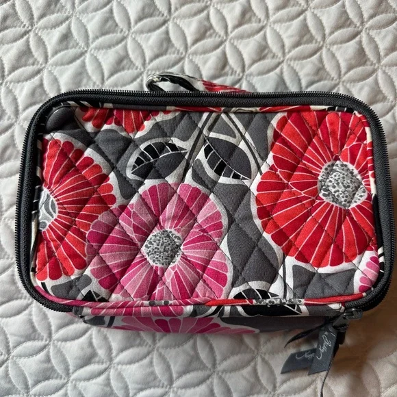 Vera Bradley cosmetic bag - Picture 1 of 4